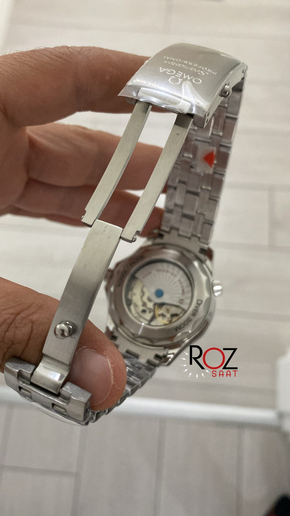 omega-seamaster-diver-300-m-gumus-mavi-replika-saat