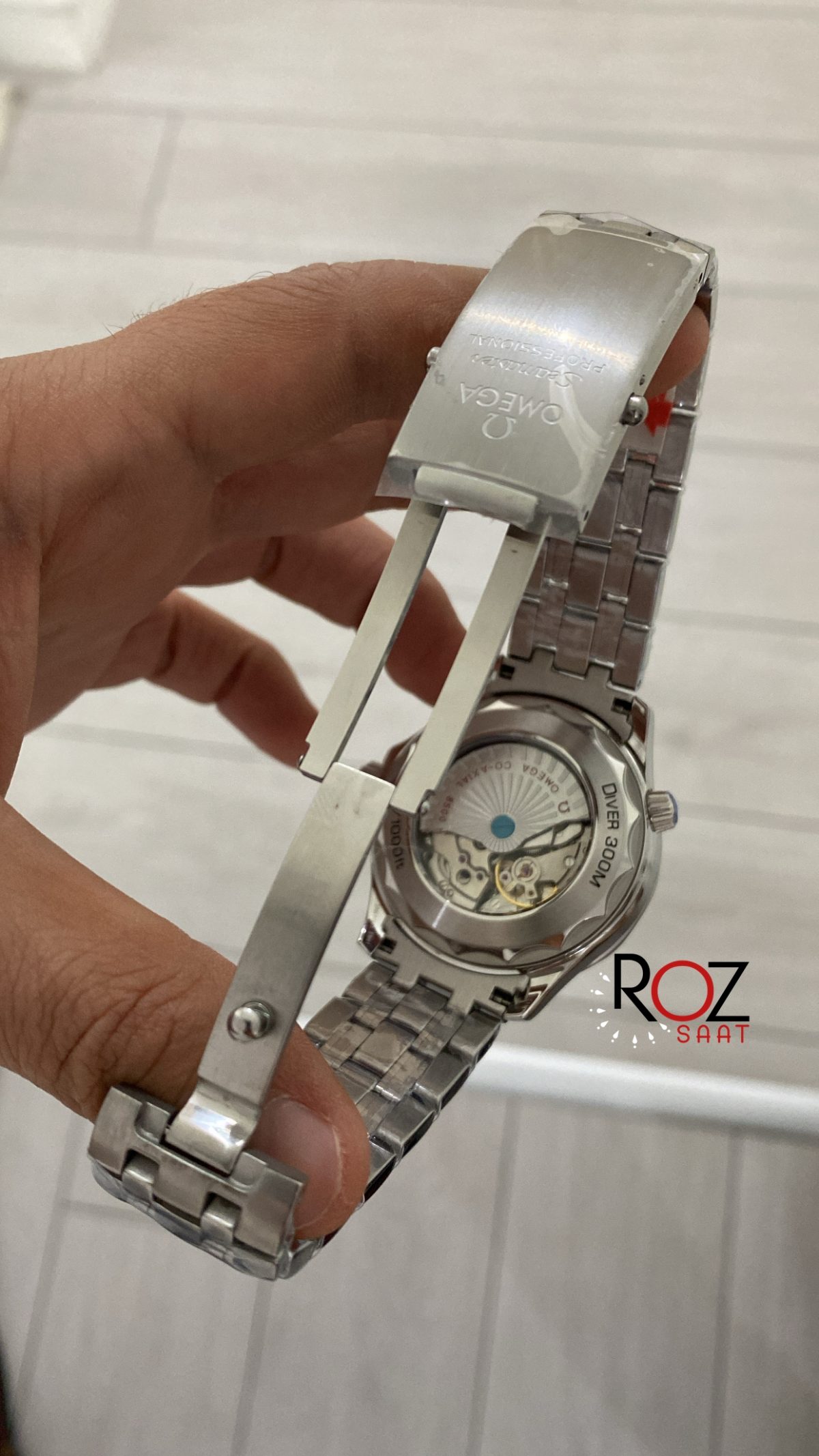 omega-seamaster-diver-300-m-siyah-kadran-osd02