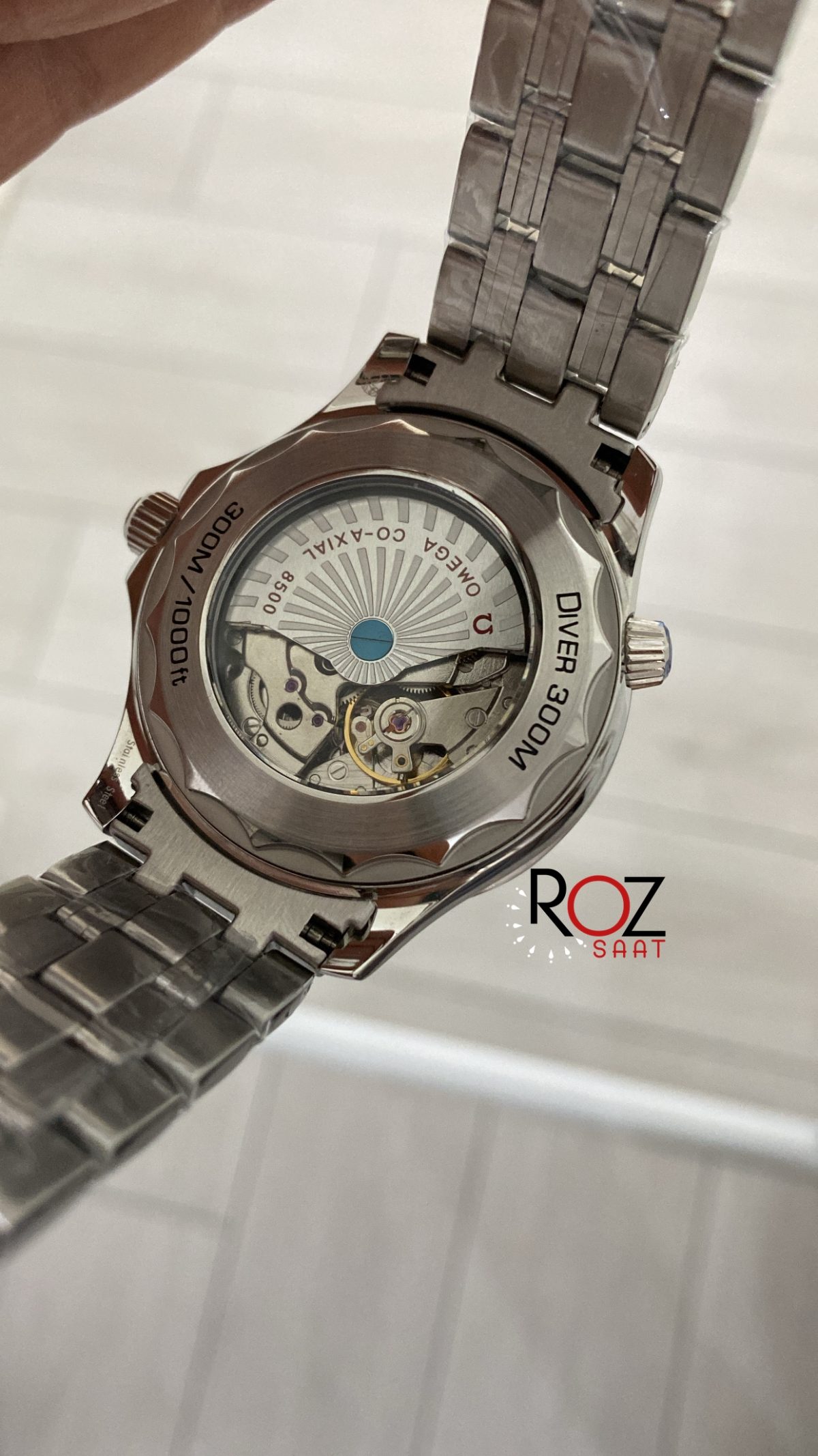omega-seamaster-diver-300-m-siyah-kadran-osd02