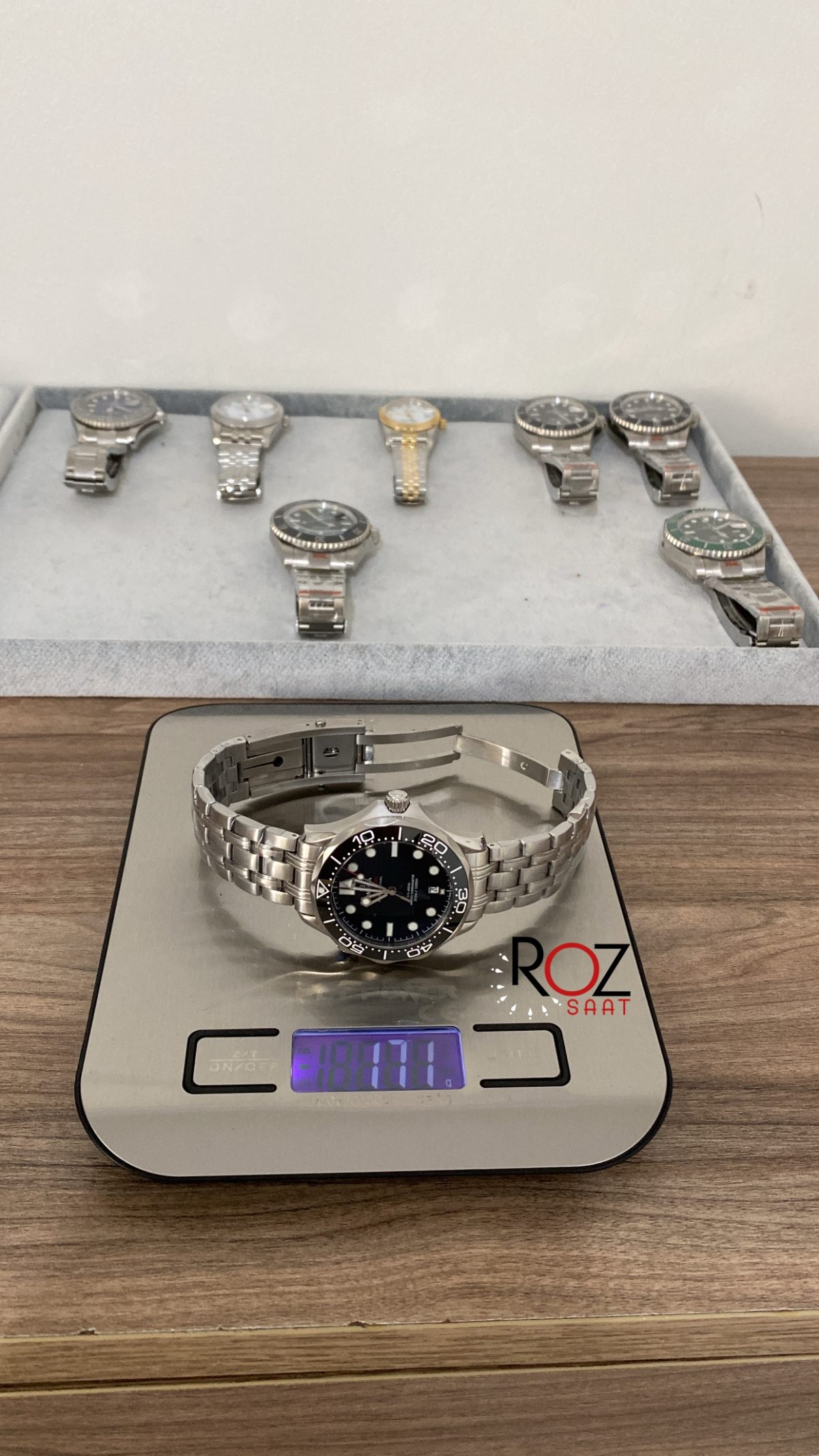 omega-seamaster-diver-300-m-siyah-kadran-osd02