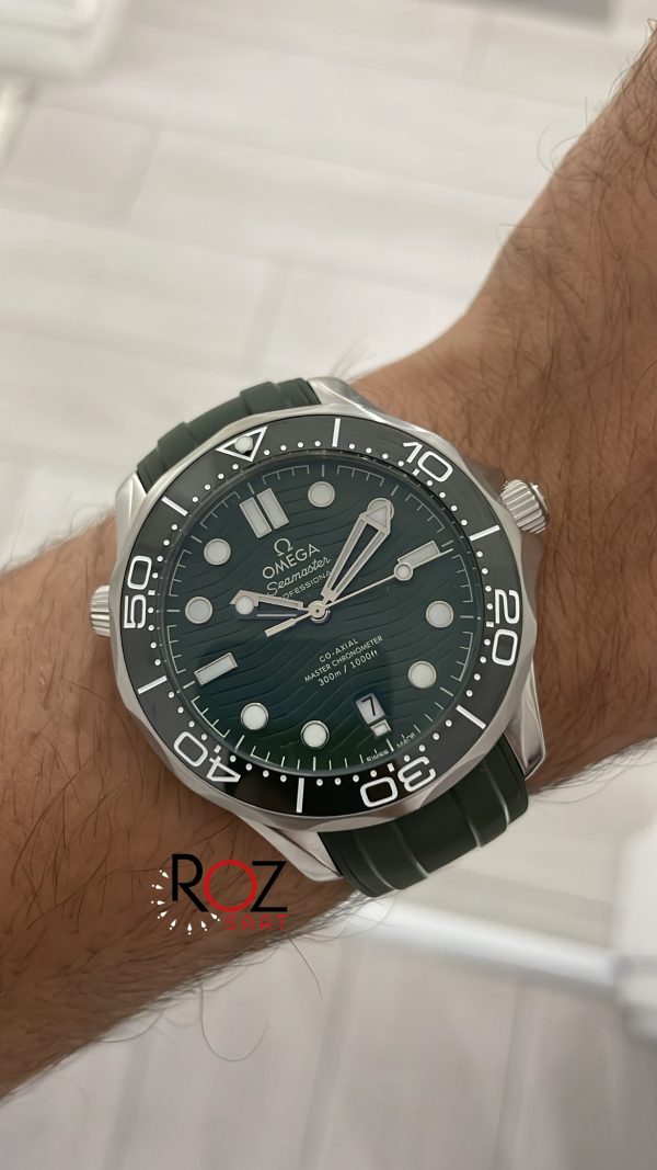 omega-seamaster-diver-300m-yesil-kaucuk-replika-saat-osd07