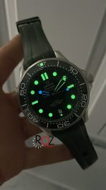 omega-seamaster-diver-300m-yesil-kaucuk-replika-saat-osd07