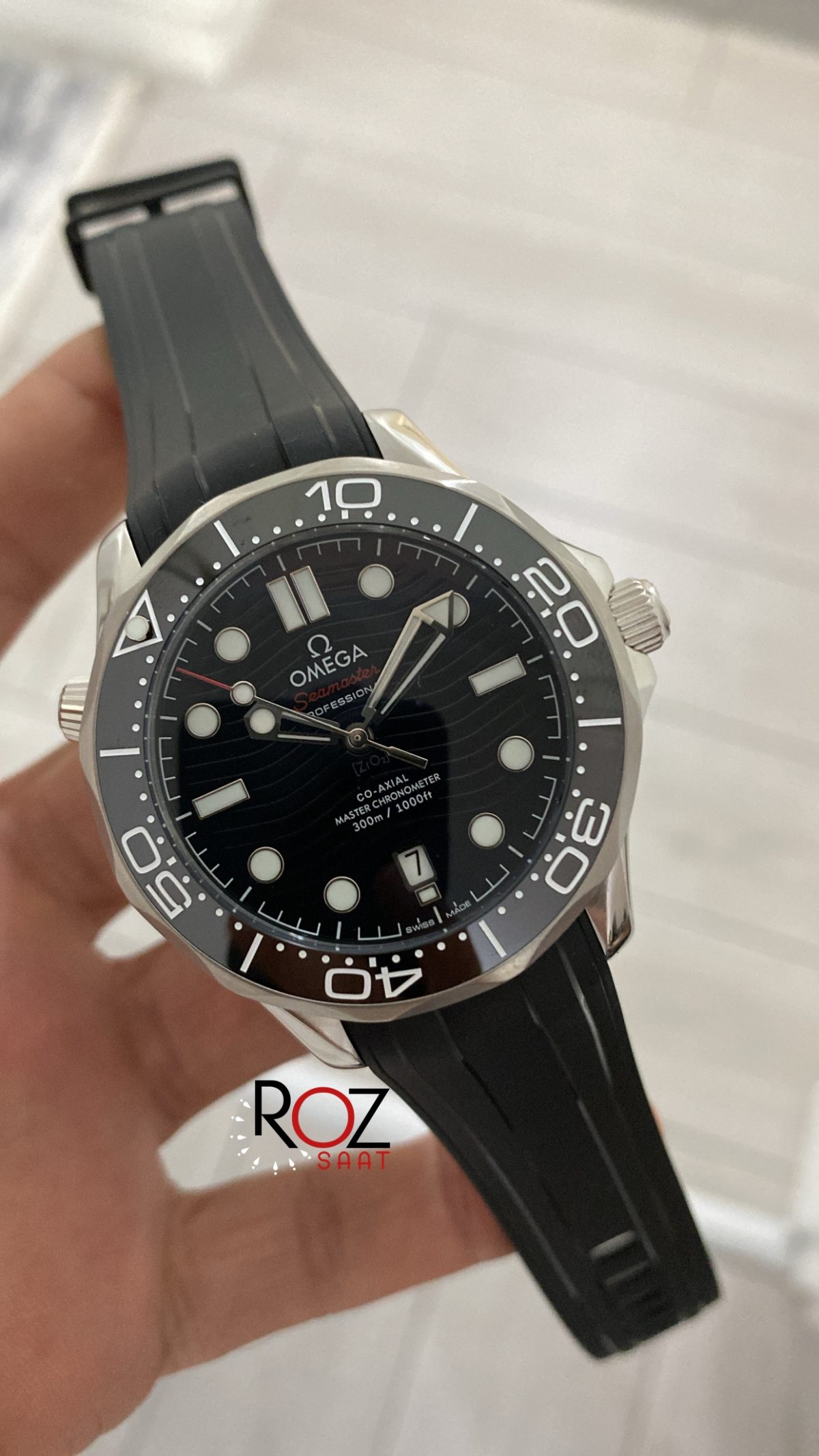 omega-seamaster-diver-300m-siyah-kaucuk-replika-saat