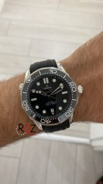 omega-seamaster-diver-300m-siyah-kaucuk-replika-saat