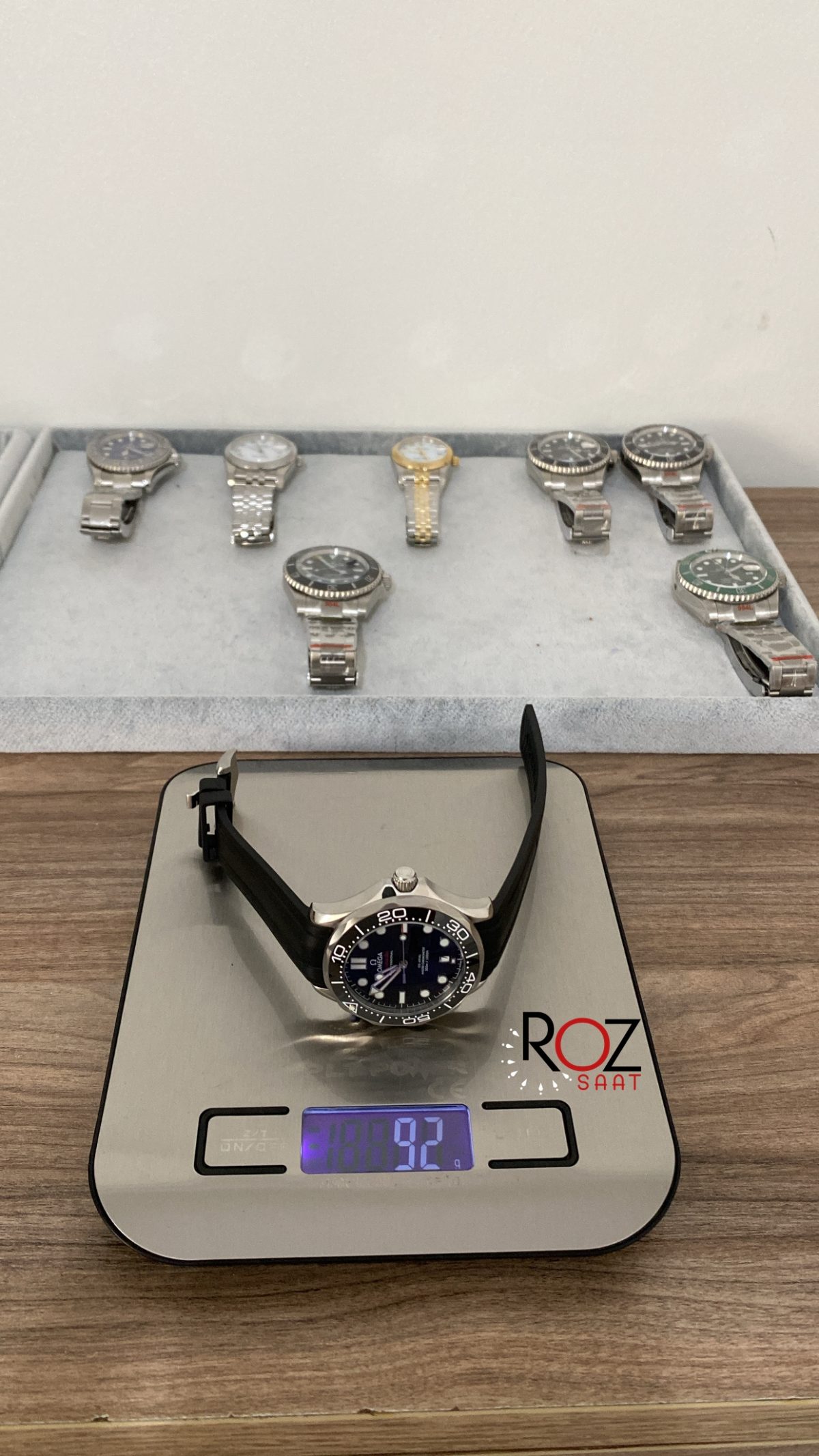 omega-seamaster-diver-300m-siyah-kaucuk-replika-saat