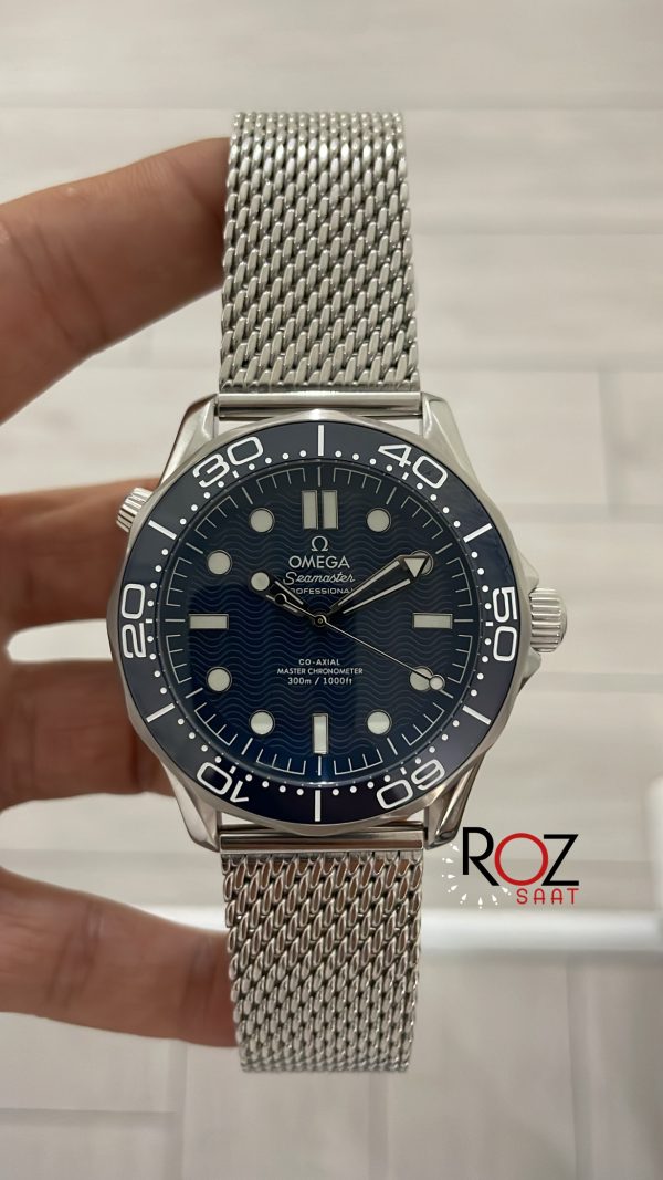 omega-seamaster-diver-300m-james-bond-60th-anniversary-mavi-replika-saat