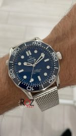 omega-seamaster-diver-300m-james-bond-60th-anniversary-mavi-replika-saat