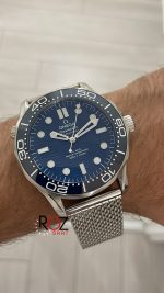 omega-seamaster-diver-300m-james-bond-60th-anniversary-mavi-replika-saat