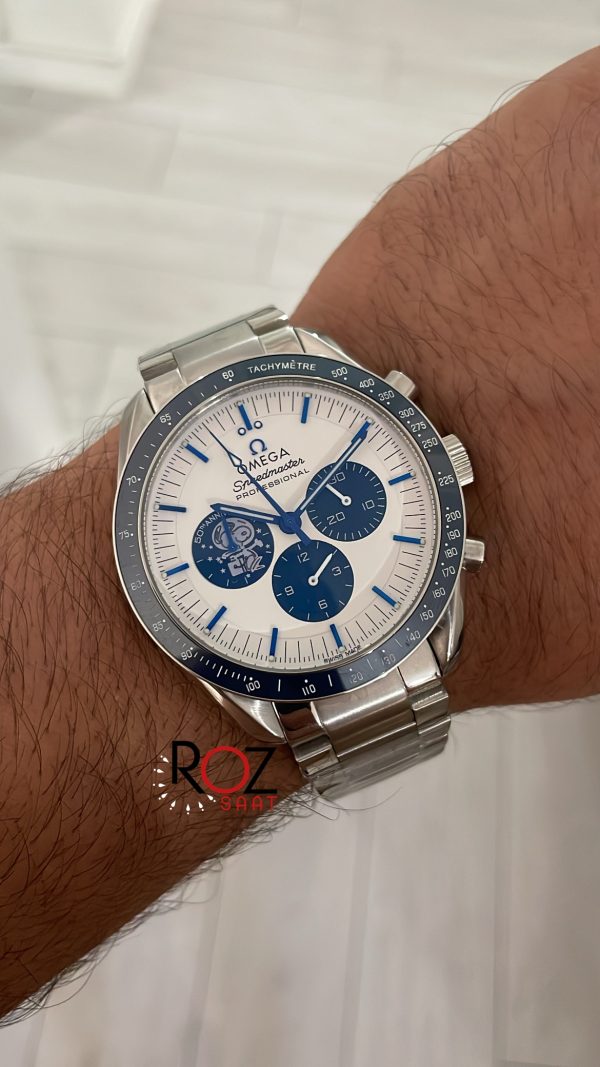 omega-speedmaster-silver-snoopy-award-50th-anniversary-42-mm-mavi
